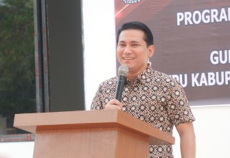 Ahdi Muqsith Hadiri Peresmian Musholla KPU Bintan Sekaligus Serah Terima Gudang Logistik