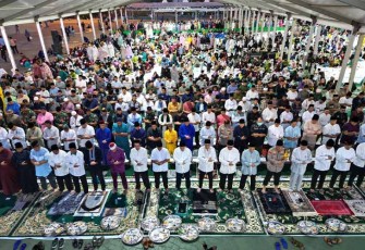 Kepala BP Batam sekaligus Wali Kota Batam, Muhammad Rudi buka puasa bersama dan salat berjamaah di Dataran Engku Putri, Sabtu (23/3/2024).