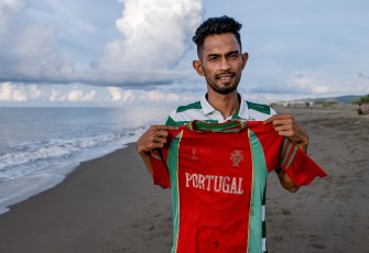 Martunis Anak yang Bertahan Hidup di Laut
