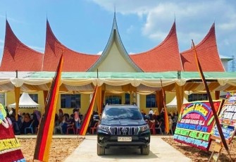 Rumah Gadang Ikatan Keluarga Luak Agam (IKLA) di Kota Batam, pada Minggu (22/09).