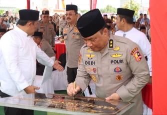Asisten Sumber Daya Manusia (As SDM) Kapolri Irjen Pol Prof. Dr. Dedi Prasetyo, M.Hum., M.Si., M.M., meresmikan Masjid Natabel Jannah di Komplek Perumahan Bhayangkara Residence Jl. Lamtoro Gung Kota Palangka Raya, Jumat (12/1/2024)