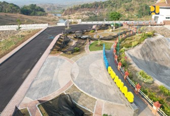  Bendungan Cipanas di Kabupaten Sumedang, Provinsi Jawa Barat