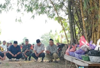 Babinsa Karangjati saat Hadiri Sedekah Bumi
