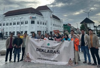BEM PTAI Yogyakarta saat deklarasi Pemilu Damai di Titik 0 Pangurakan, Ngupasan Gondomana, Yogyakarta pada Sabtu (3/2/2024).