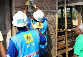 Pemasangan Listrik di Desa Sawoo, Kecamatan Sawoo, Kabupaten Ponorogo, pada hari Selasa (6/2) lalu.
