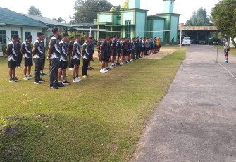 Anggota Makorem 121/ABW Laksanakan Apel Pagi dan Kegiatan Aerobik Bersama 