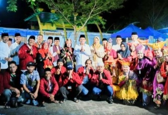 Gubernur Ansar Pimpin Doa Dalam Kegiatan Pembukaan Bazar Ramadan di Pamedan Tanjungpinang