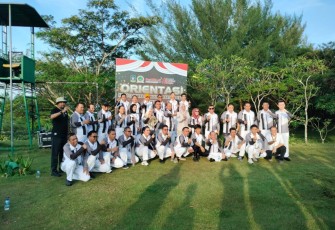 Foto bersama usai Penutupan Orientasi Anggota DPRD Kota Batam