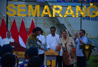 Presiden Jokowi saat Resmikan SPAM Semarang Barat, Jawa Tengah, Selasa (23/1/2024).