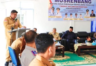 Senin (29/01), Bupati Roby bersama seluruh Kepala OPD hadir di Kecamatan Mantang dan Bintan Pesisir.