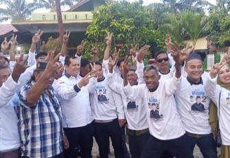  Ikhwan Pakai Kaos Caleg DPR RI di Pesta Pernikahan Masyarakat