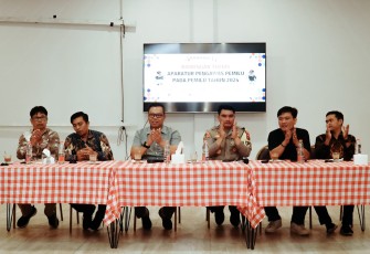 Pj Bupati Nizhamul saat Hadiri Bimtek APP