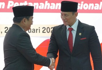 Agus Harimurti Yudhoyono dalam Serah Terima Jabatan yang menjadi momen pertamanya menginjakan kaki di Kantor Kementerian ATR/BPN, Jakarta.