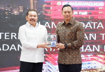 Jaksa Agung ST Burhanuddin saat bersama Menteri ATR/Ka.BPN RI Agus Harimurti Yudhoyono (AHY)