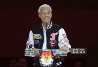 Calon presiden nomor urut 3 Ganjar Pranowo dalam debat kelima Pemilu 2024, Jakarta, Minggu (4/2/24) malam.