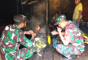 Babinsa Komunikasi Sosial Bersama Masyarakat Melekom