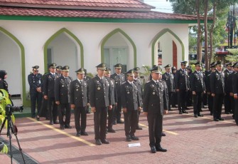 Upacara bendera peringati hari Bakti Imigrasi ke 74 di Kanwil Kemenkumham Banten, Jum'at (26/1)