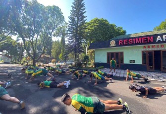 Pembinaan Fisik Prajurit Menarmed 2 Kostrad, Selasa (30/1)