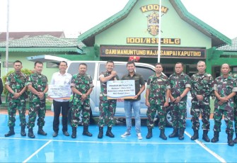 Bantuan Satu Unit Mobil Ambulance BRI, Senin (26/2)