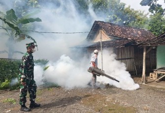 Fogging di wilayah desa binaan 