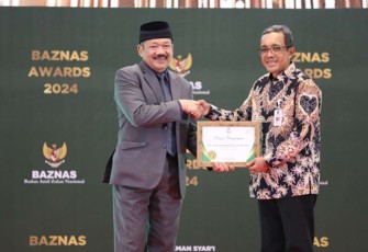 Penghargaan Baznas Award 2024 untuk Menkumham Yasonna Laoly di Jakarta, Jum'at (1/3)
