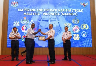 Penyerahan cindera mata