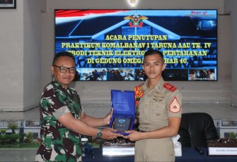 Penutupan Praktikum Komalbanav I Taruna AAU Tk. IV