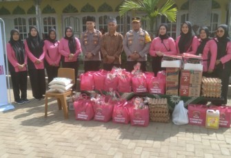 Kapolres Agung Tribawanto saat Berbagi Tali Asih dan Berikan Sembako Kepada Panti Asuhan Aisyah