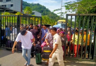Arus mudik lebaran di PLBN Entikong Kabupaten Sanggau Kalbar 