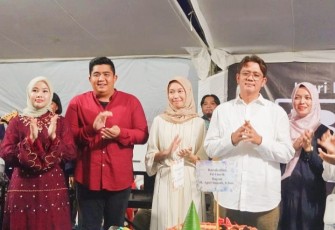 Bupati Bintan Berkunjung di Kediaman Apri Sujadi 
