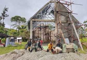 Berjibaku bantu percepatan pembangunan gereja di perbatasan 
