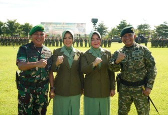 Foto bersama usai sertijab Pangdivif 3 Kostrad 