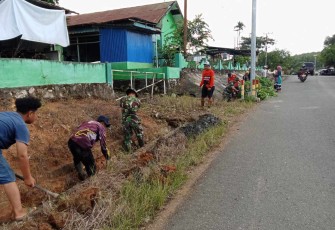Peduli lingkungan bersama masyarakat wilayah binaan