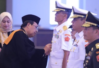 Ketua MA Prof Dr H M Syarifuddin saat melantik Kepala Pengadilan Militer Tingkat Banding di Jakarta, Selasa (23/4)