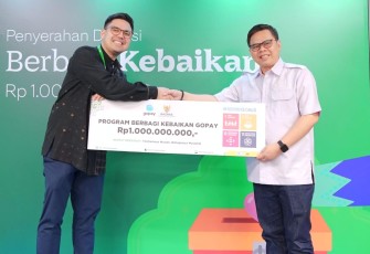 Penyerahan donasi GoPay ke BAZNAS RI di Jakarta 