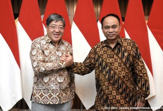Menkominfo Budi Arie Setiadi bersama Dubes Jepang Masaki Yashusi di Jakarta 