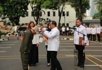 Sekjen DPD RI Rahman Hadi saat melepas peserta P3K Diklat Latsar 