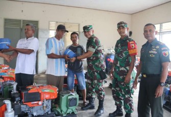 Penyerahan pompa air petani wilayah Kodim Madiun