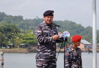 Pangkoarmada III Laksda TNI Hersan 