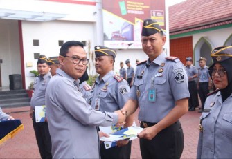 Kalapas Cilegon Yosafat Rizanto bersama Kakanwil Kemenkumham Banten 