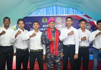 Danlantamal IX Ambon Brigjen TNI (Mar) Said Latuconsina saat foto bersama 