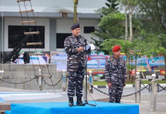 Pangkoarmada III Laksda TNI Hersan 