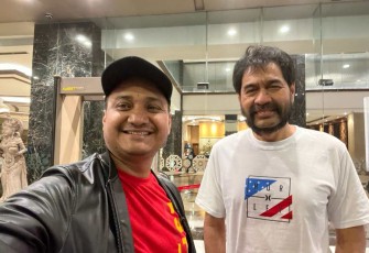 Ketua Komite I DPD RI Fachrul Razi (kaos merah)