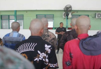 Dandim 1001/HSU-BLG Letkol Kav Gunantyo Ady Wiryawan saat memberikan arahan