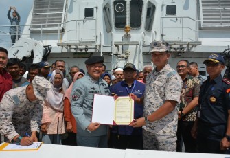 Bakamla RI Jemput 16 Nelayan Indonesia yang Ditangkap Malaysia 