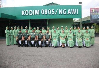 Danrem 081/DSJ Kolonel Inf Rama Pratama foto bersama Jajaran Kodim 0805/Ngawi