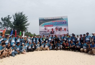 Seribu Lebih Pengunjung Padati Pantai Sisi Serasan Saat Bupati Natuna Buka Event Parade Jet Ski 