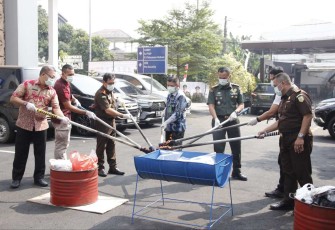 Pemusnahan barang bukti Kejari Kota Bekasi