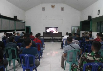 Nobar film De Oost prajurit Kodim 1001/HSU-BLG 