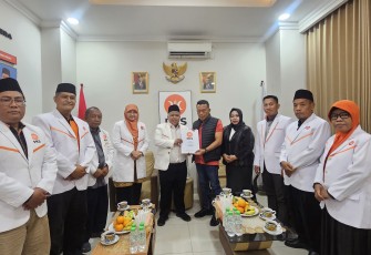 DPW PKS Jatim Serahkan SK Cakada 